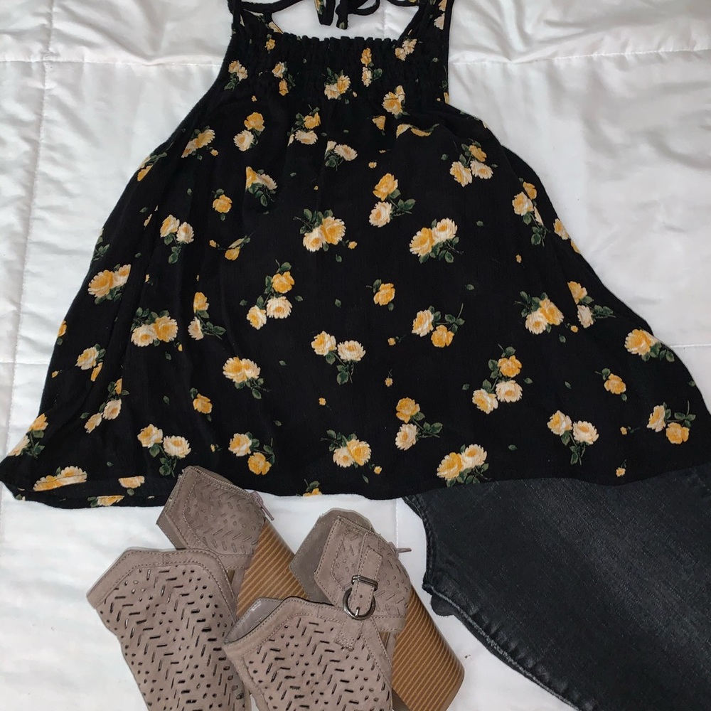 High neck Floral Hollister Top